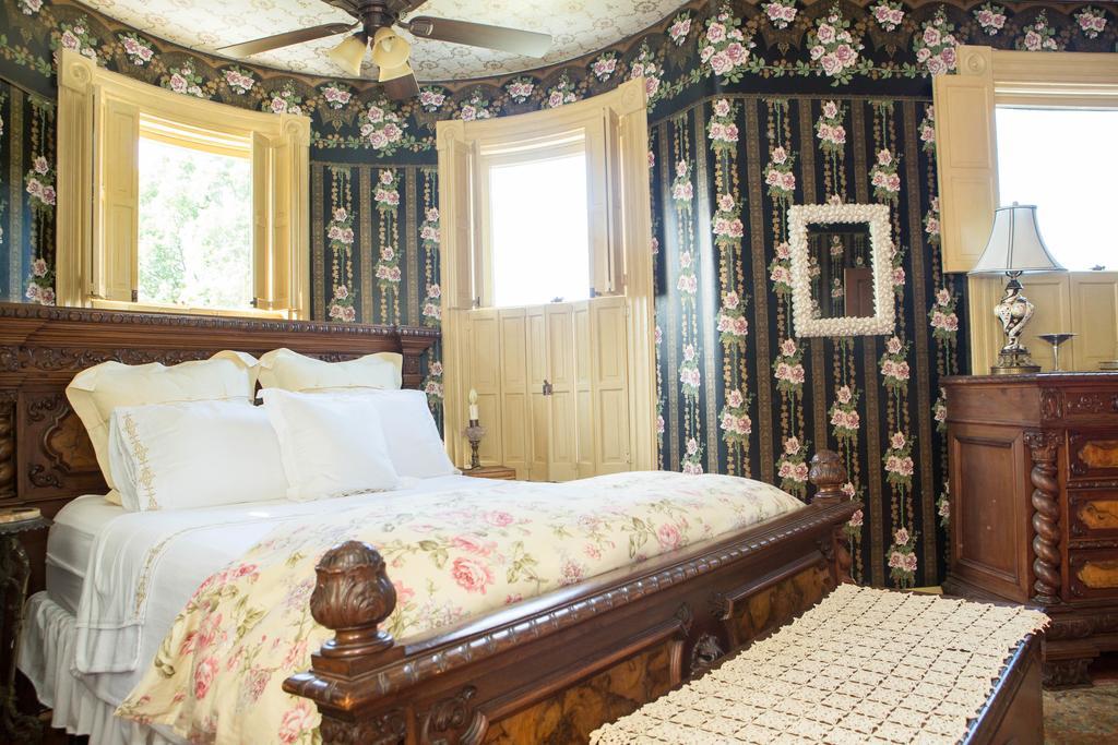 10 Clarke Bed & Breakfast Frederick Oda fotoğraf